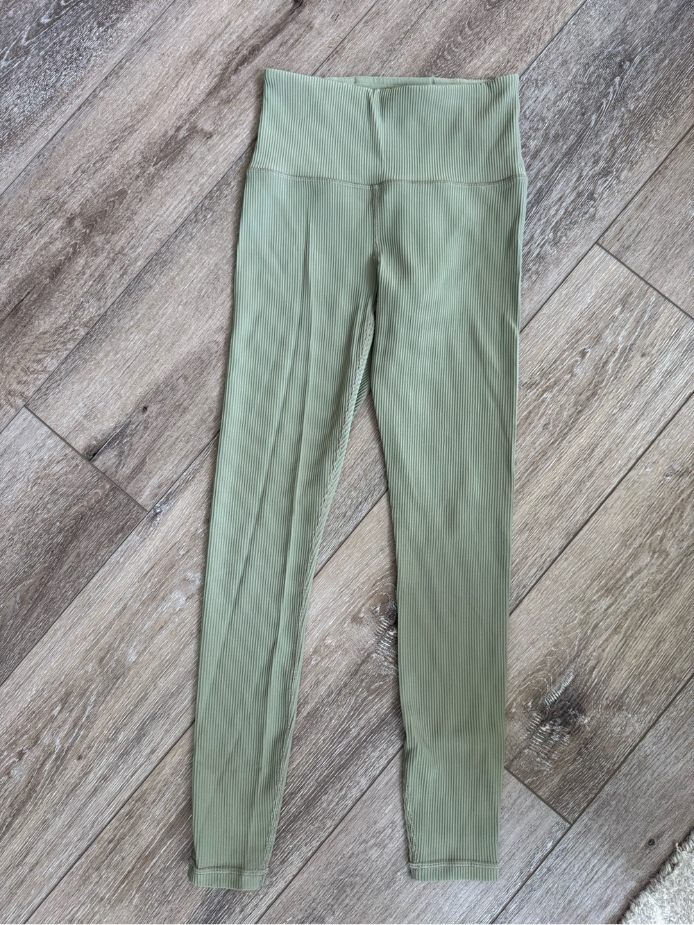 Athleta textured legging